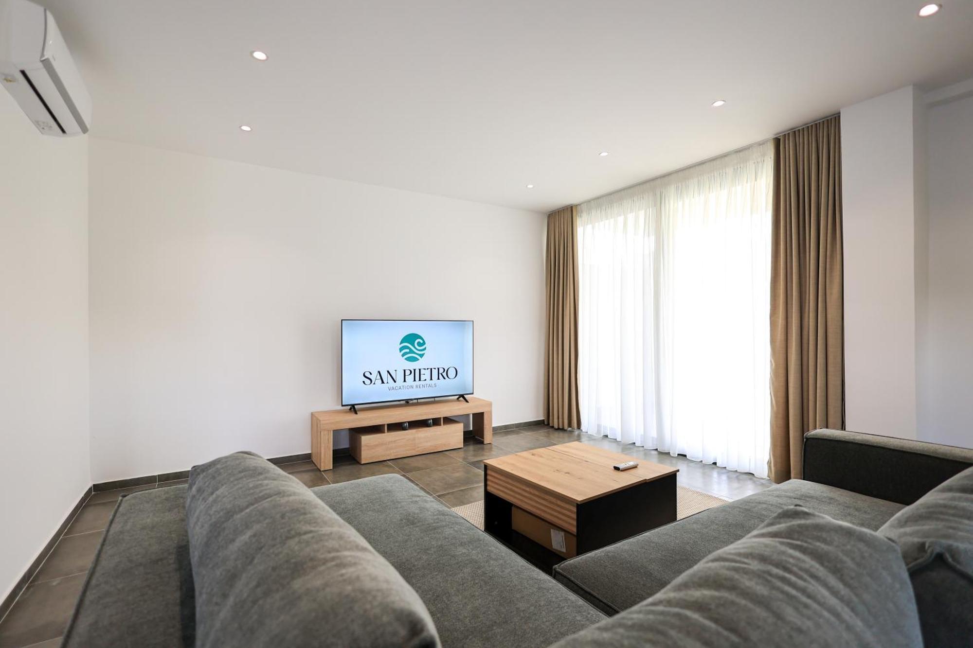 Sanpietro Vacation Rentals Plazhi San Pietro Kültér fotó